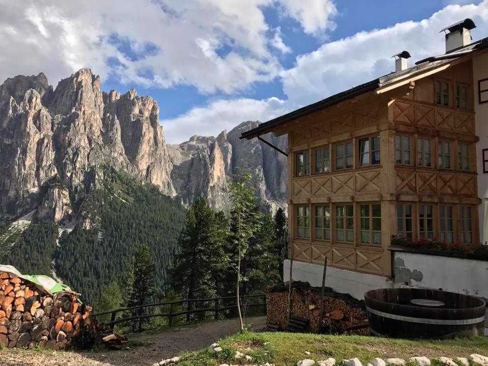 Rifugio Negritella Hotel ปอซซาดิฟัซซา ภายนอก รูปภาพ