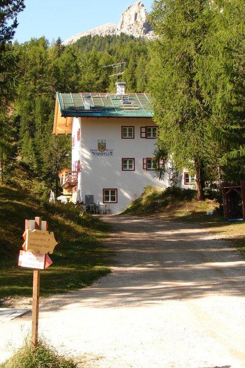Rifugio Negritella Hotel ปอซซาดิฟัซซา ภายนอก รูปภาพ